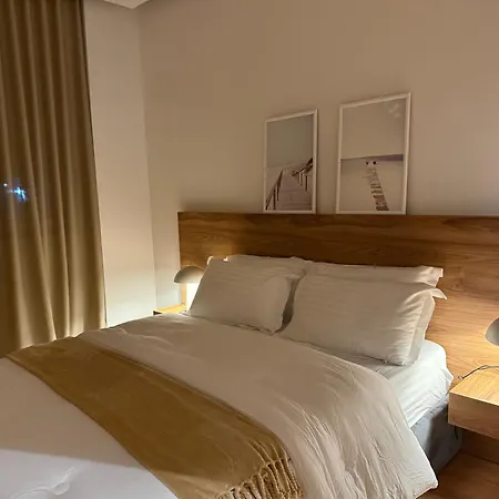 아파트 Refined 티라나