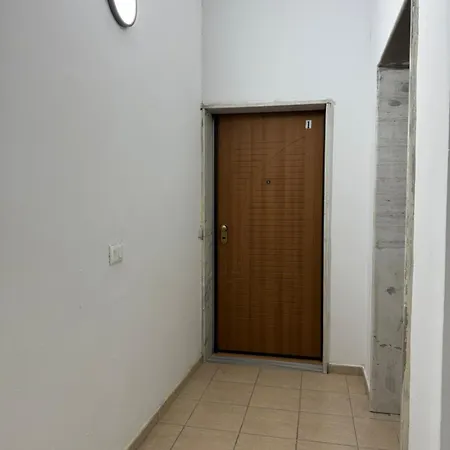 شقة Refined تيرانا